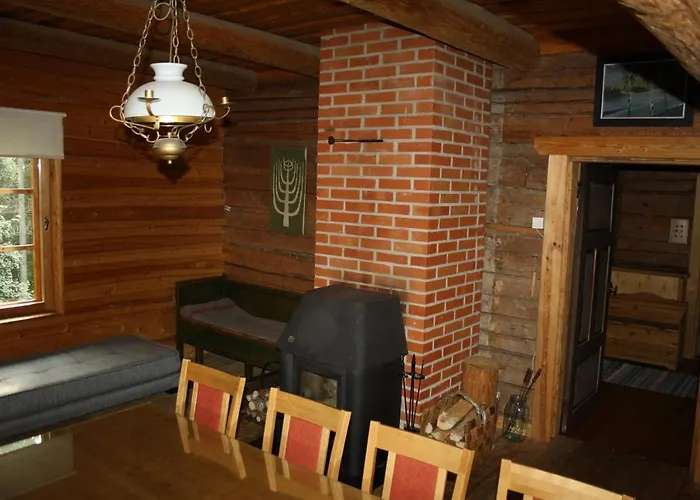 Seitsemisen Torpat Log Domek letniskowy *